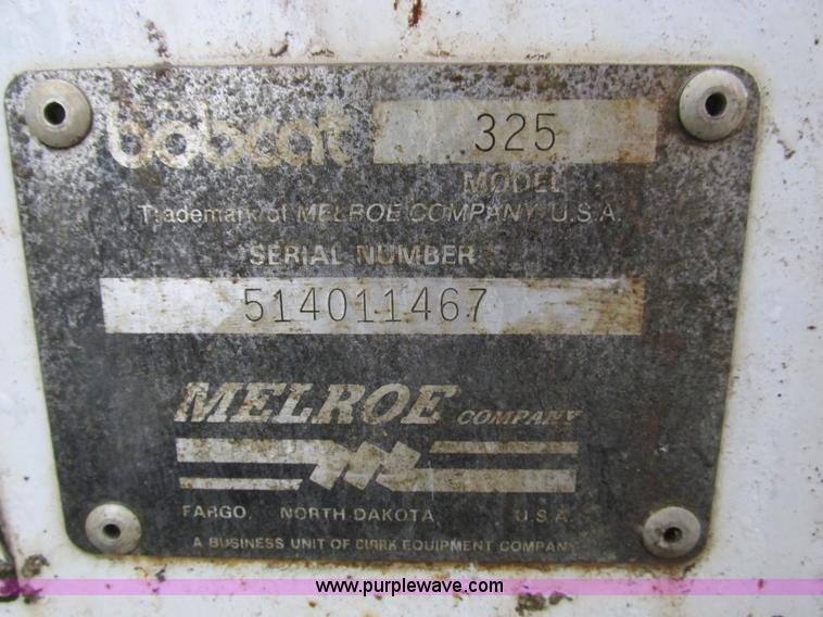 image for item F4401 1996 Bobcat 325 compact excavator