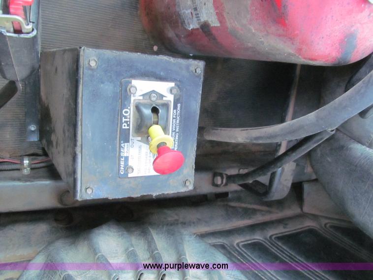 image for item F4690 1994 Mack RD688S semi truck