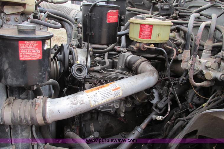 image for item F4706 1995 Ford F800 flatbed truck