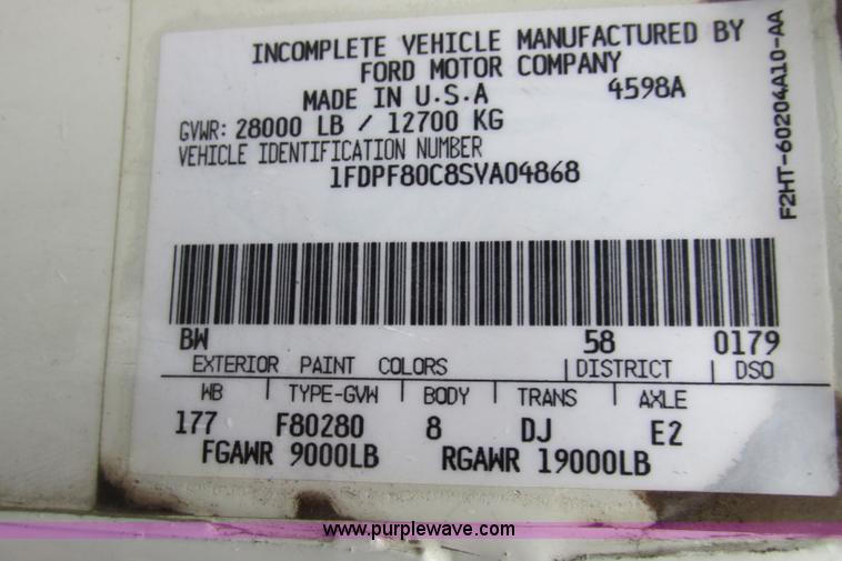 image for item F4706 1995 Ford F800 flatbed truck