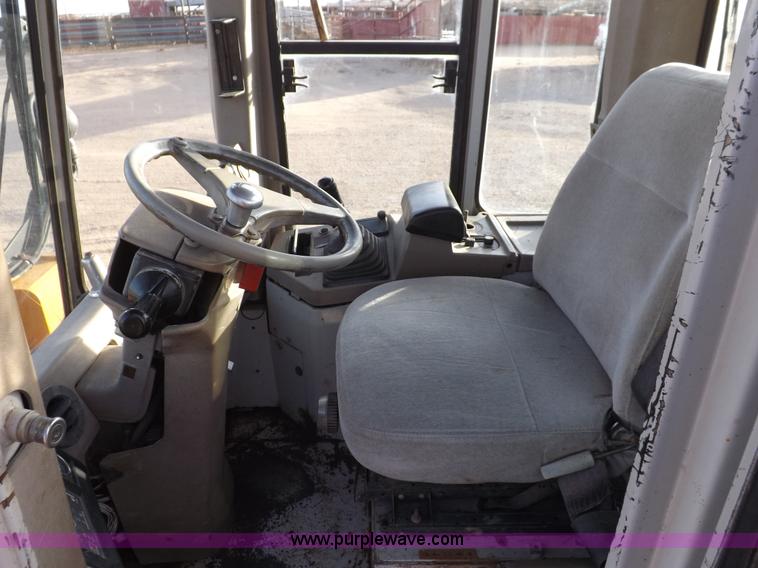 image for item F6401 1993 Fiat-Allis FR160 wheel loader