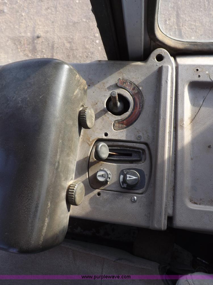 image for item F6401 1993 Fiat-Allis FR160 wheel loader