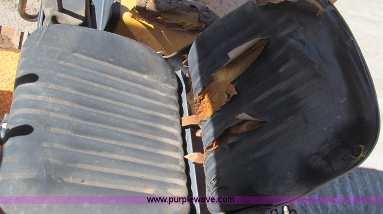 image for item G5645 1997 John Deere 550G dozer