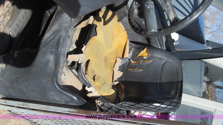 image for item G5646 2004 Terex TH644C telehandler