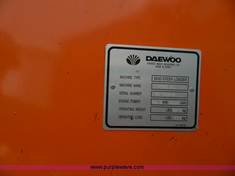 image for item G7612 1999 Daewoo 1760XL skid steer