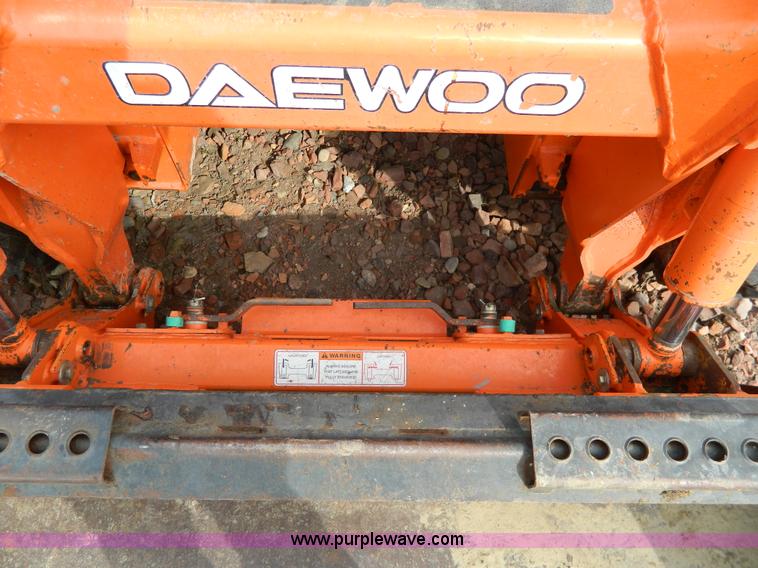 image for item G7612 1999 Daewoo 1760XL skid steer