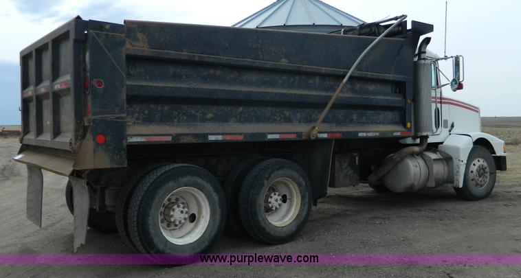 image for item G7614 1991 Peterbilt 377 dump truck