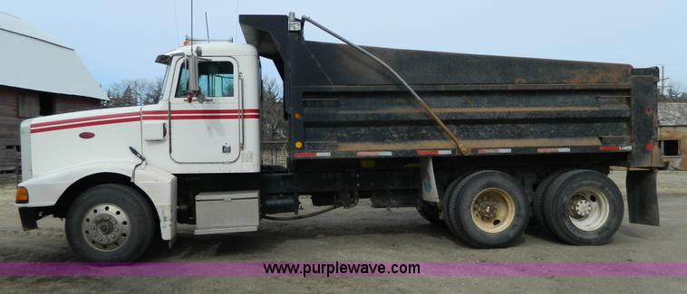 image for item G7614 1991 Peterbilt 377 dump truck