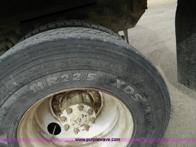 image for item G7614 1991 Peterbilt 377 dump truck