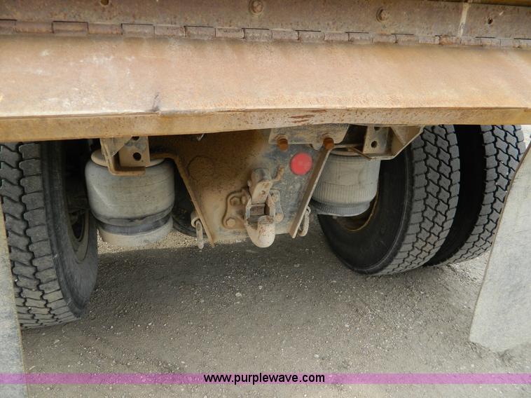 image for item G7614 1991 Peterbilt 377 dump truck