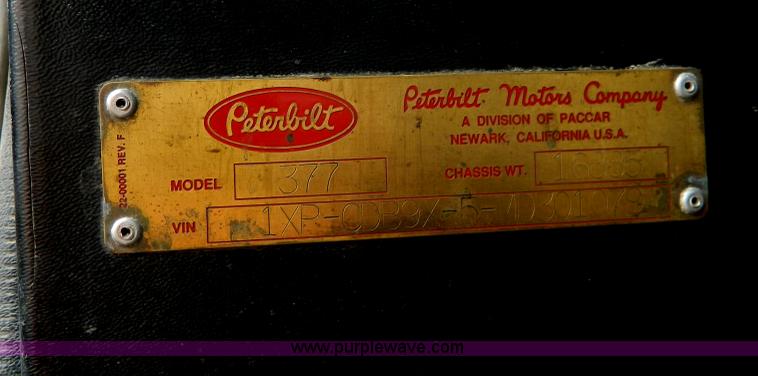 image for item G7614 1991 Peterbilt 377 dump truck