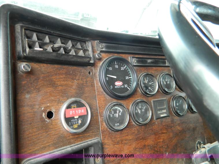 image for item G7614 1991 Peterbilt 377 dump truck