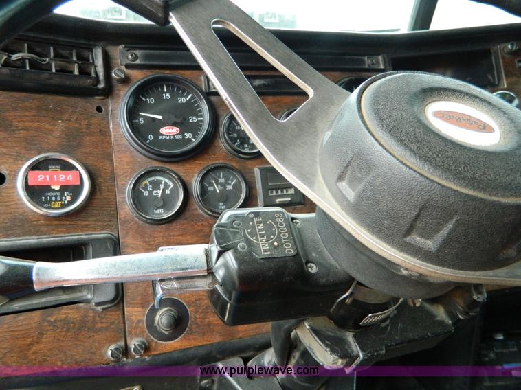 image for item G7614 1991 Peterbilt 377 dump truck