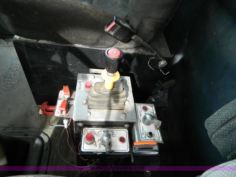 image for item G7614 1991 Peterbilt 377 dump truck