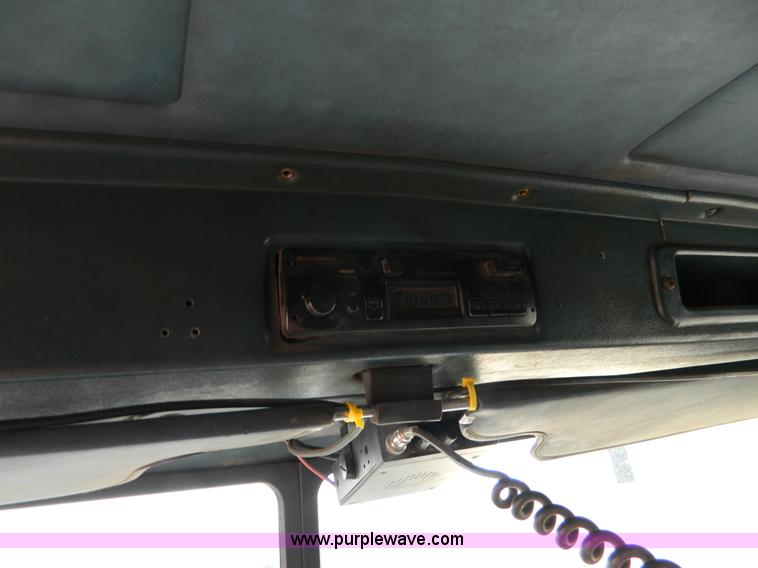 image for item G7614 1991 Peterbilt 377 dump truck