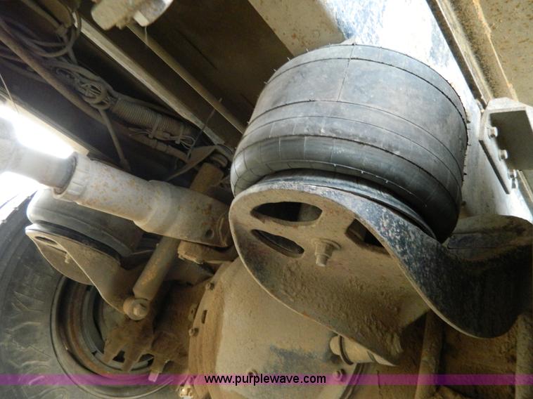 image for item G7614 1991 Peterbilt 377 dump truck