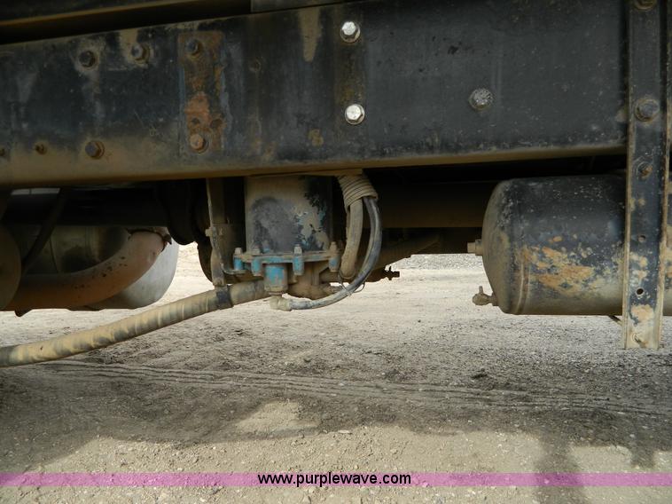 image for item G7614 1991 Peterbilt 377 dump truck