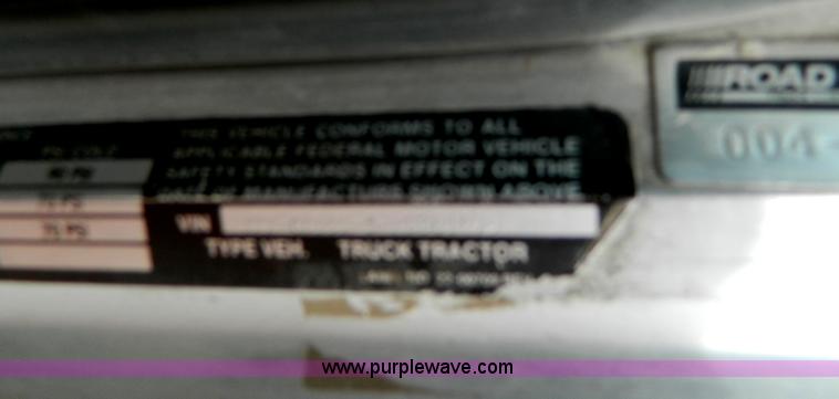 image for item G7614 1991 Peterbilt 377 dump truck