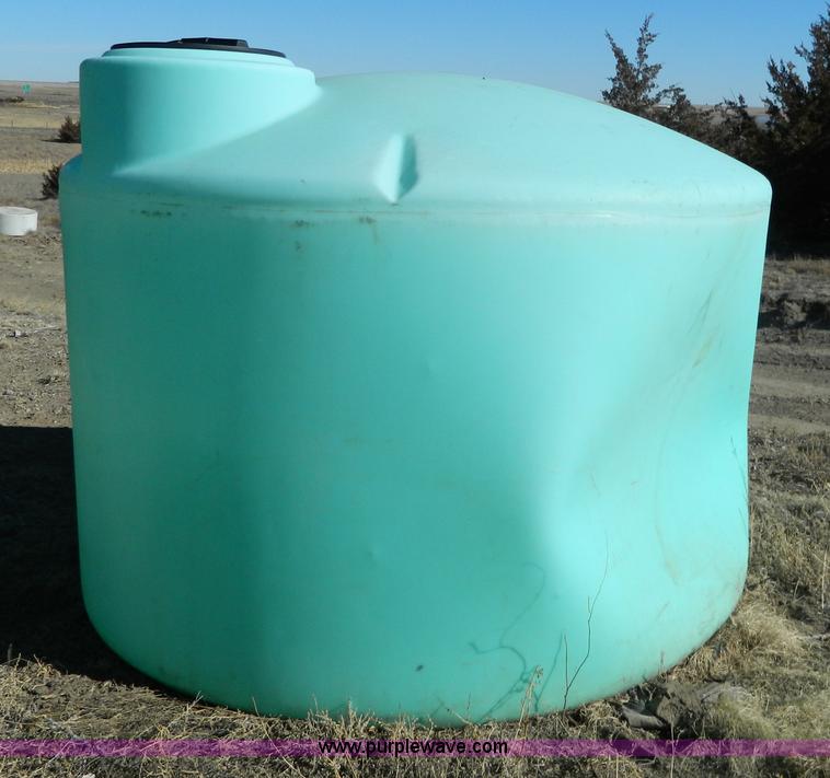 image for item S9226 1,500 gallon vertical liquid poly tank