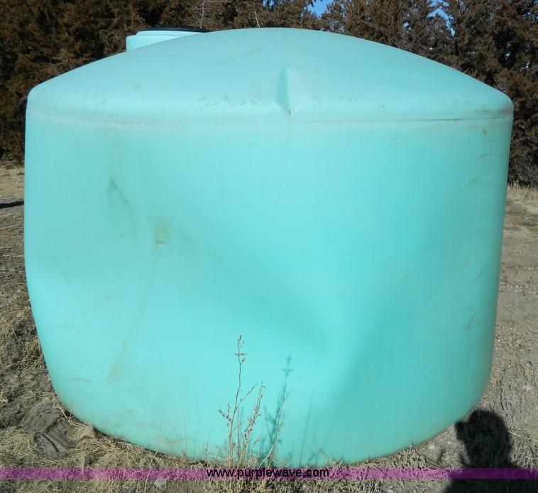 image for item S9226 1,500 gallon vertical liquid poly tank