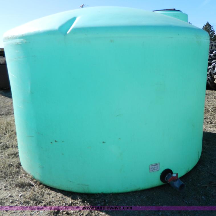 image for item S9226 1,500 gallon vertical liquid poly tank