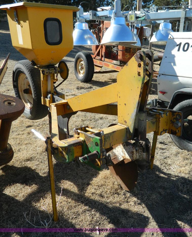 image for item S9227 Wilbur-Ellis golfer getter