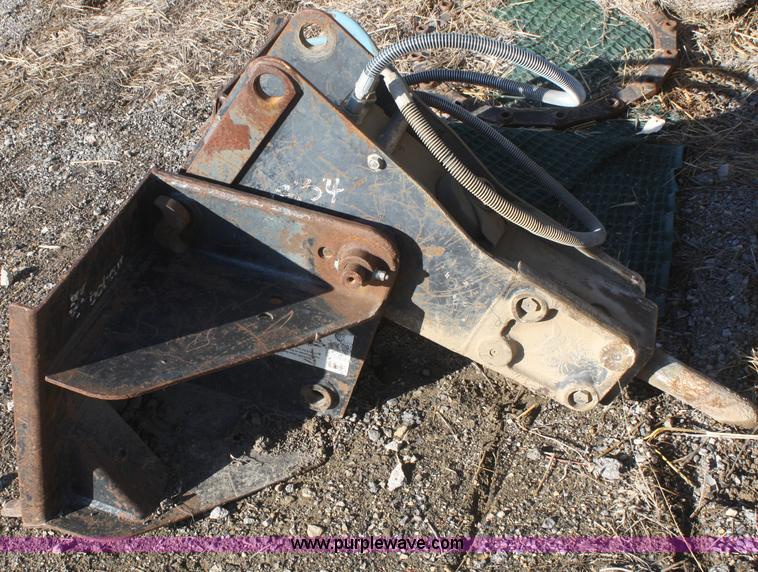 image for item V9508 Bobcat 2500 hydraulic breaker