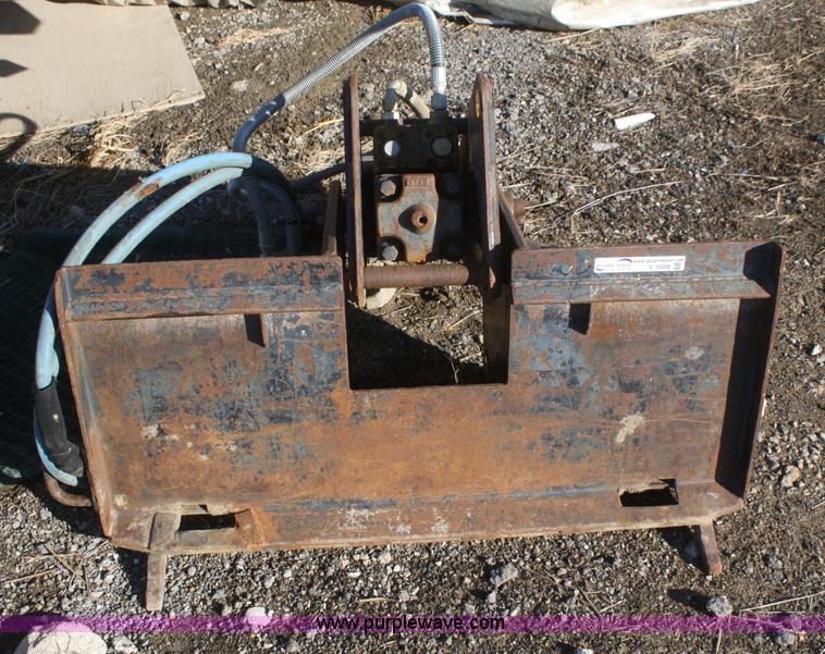 image for item V9508 Bobcat 2500 hydraulic breaker