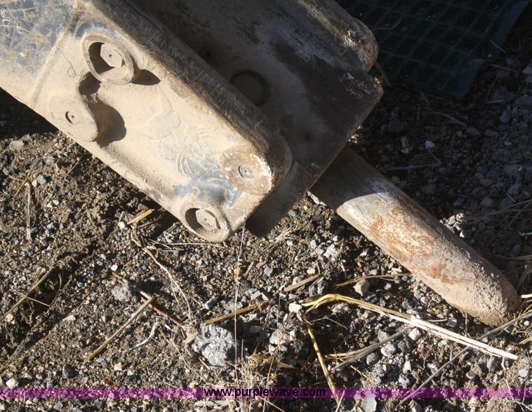 image for item V9508 Bobcat 2500 hydraulic breaker