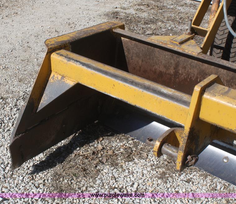 image for item V9513 2005 Darbyshire TPS-8 8' box blade