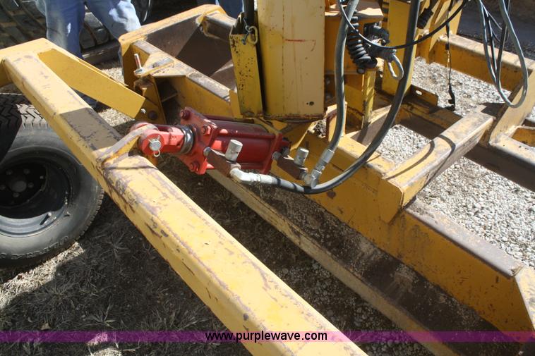 image for item V9513 2005 Darbyshire TPS-8 8' box blade