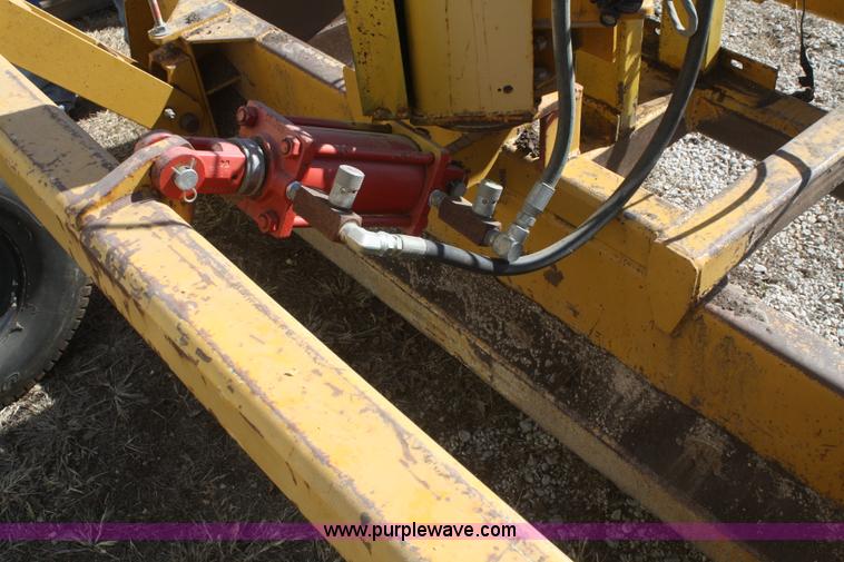 image for item V9513 2005 Darbyshire TPS-8 8' box blade