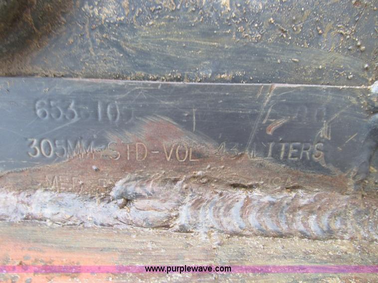 image for item X9777 18"W bucket