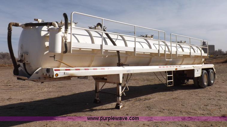 image for item F6397 2003 Dragon vacuum trailer