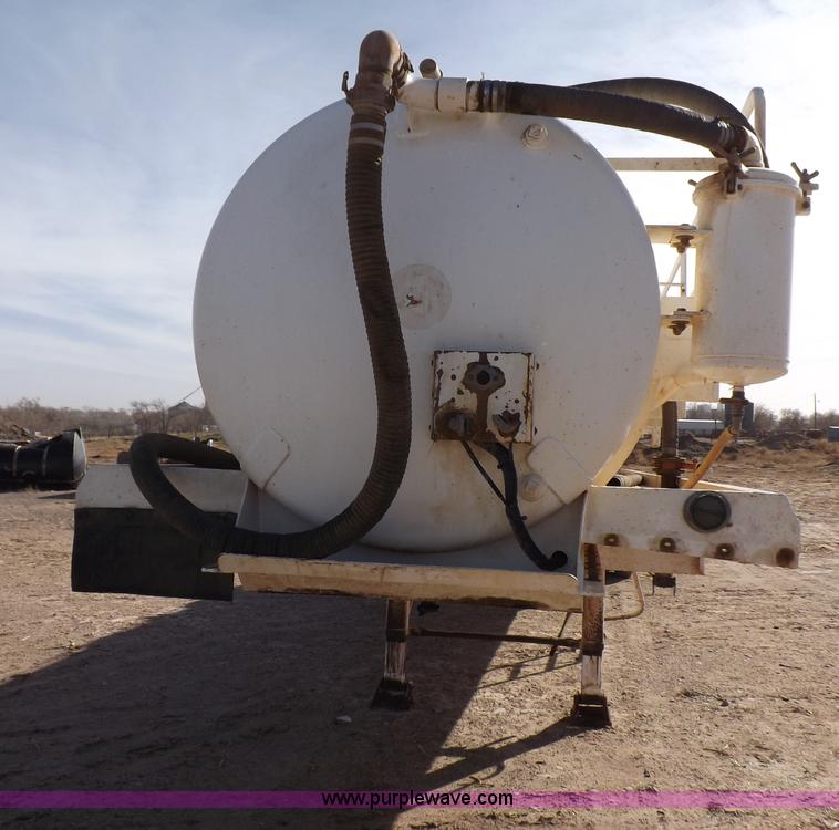 image for item F6397 2003 Dragon vacuum trailer