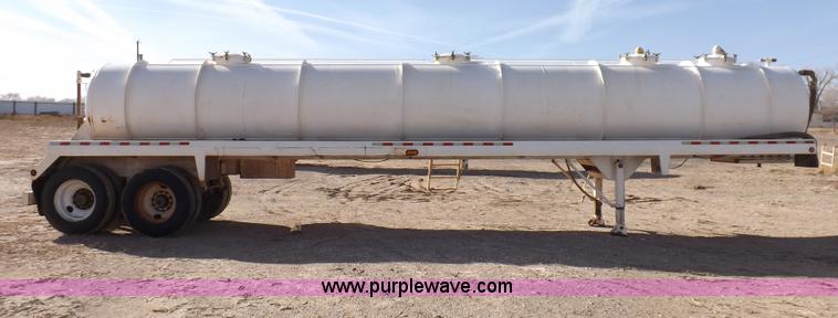 image for item F6397 2003 Dragon vacuum trailer