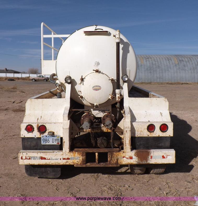 image for item F6397 2003 Dragon vacuum trailer