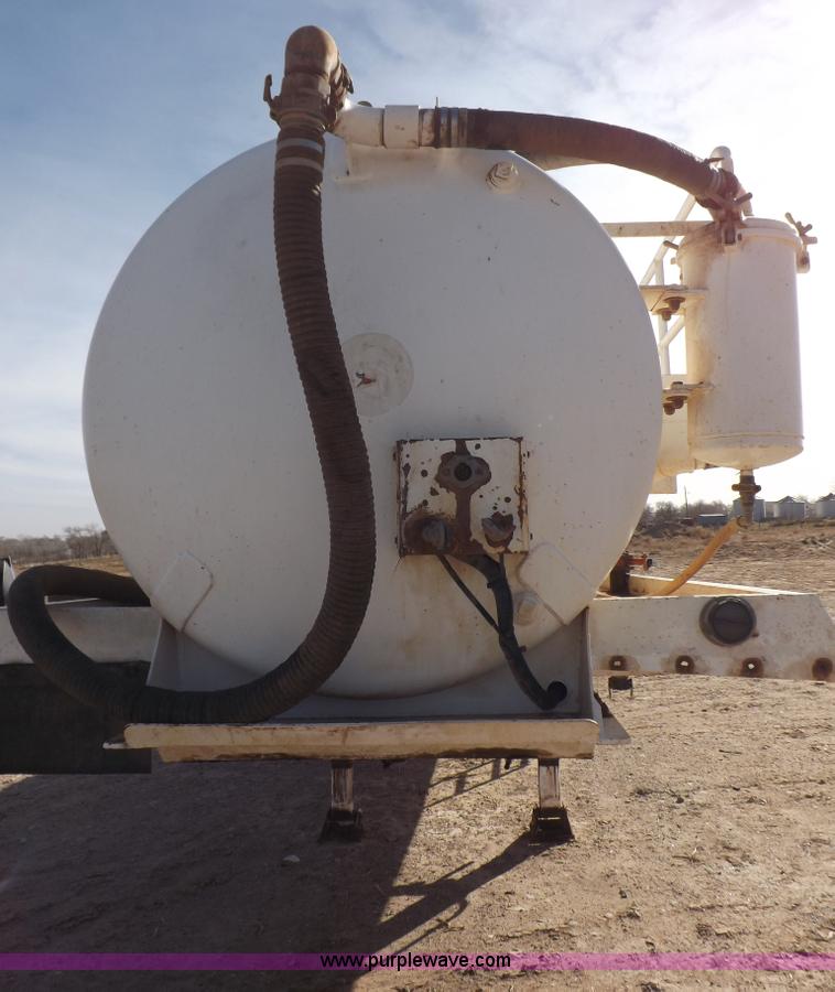 image for item F6397 2003 Dragon vacuum trailer