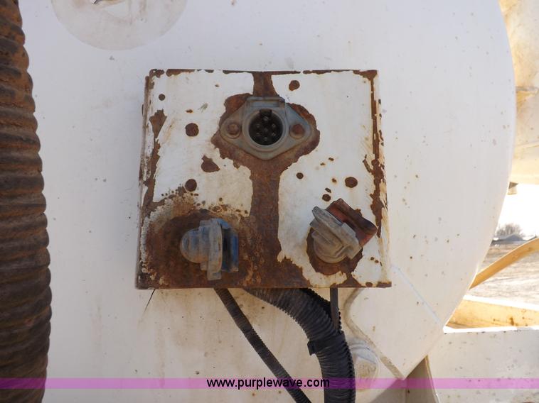 image for item F6397 2003 Dragon vacuum trailer