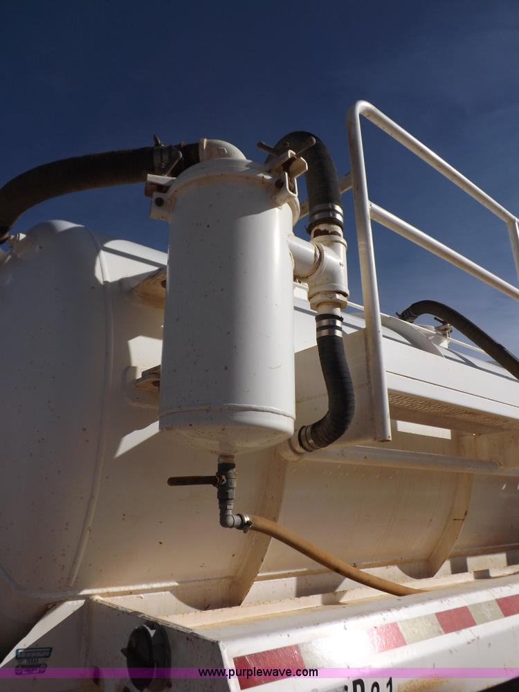 image for item F6397 2003 Dragon vacuum trailer