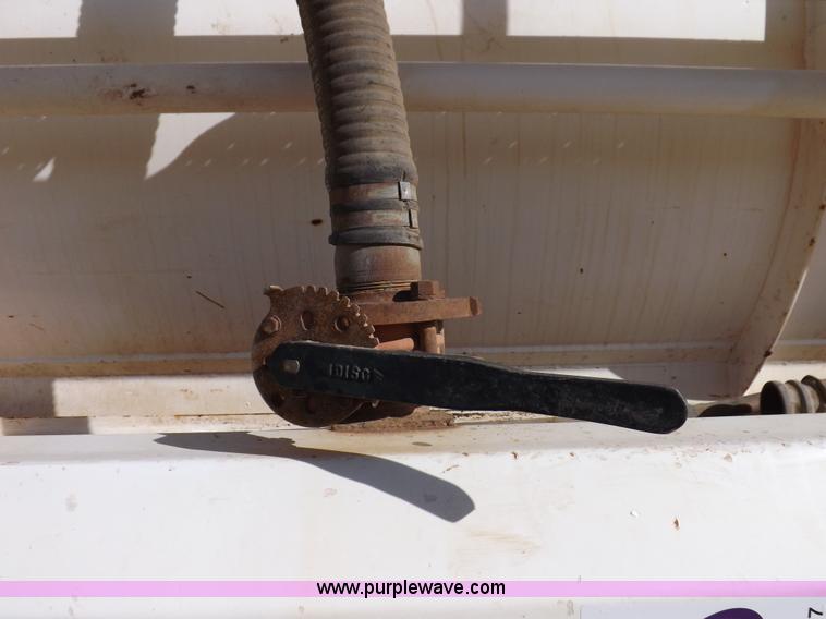 image for item F6397 2003 Dragon vacuum trailer