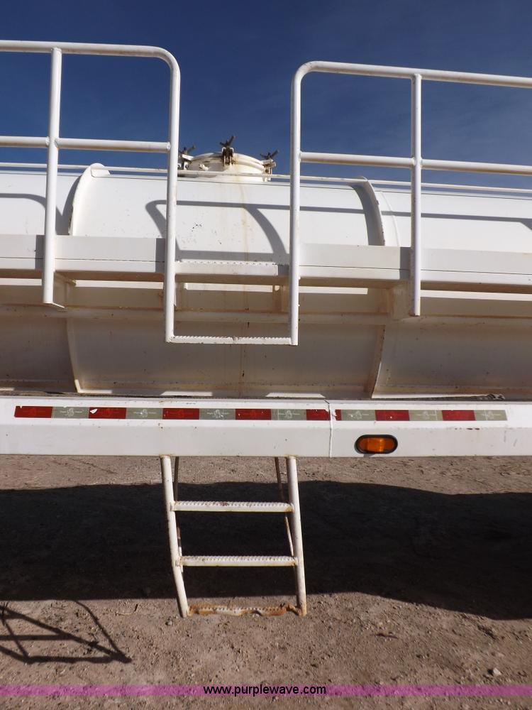 image for item F6397 2003 Dragon vacuum trailer