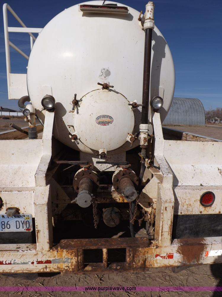 image for item F6397 2003 Dragon vacuum trailer