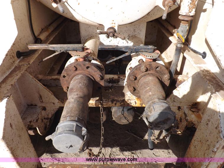 image for item F6397 2003 Dragon vacuum trailer