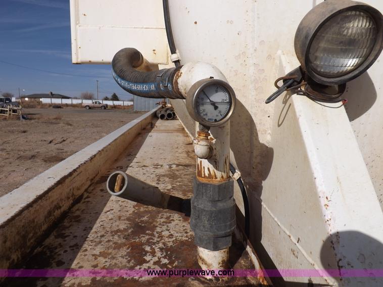 image for item F6397 2003 Dragon vacuum trailer