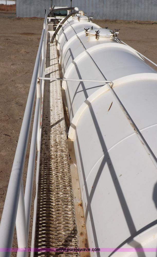 image for item F6397 2003 Dragon vacuum trailer