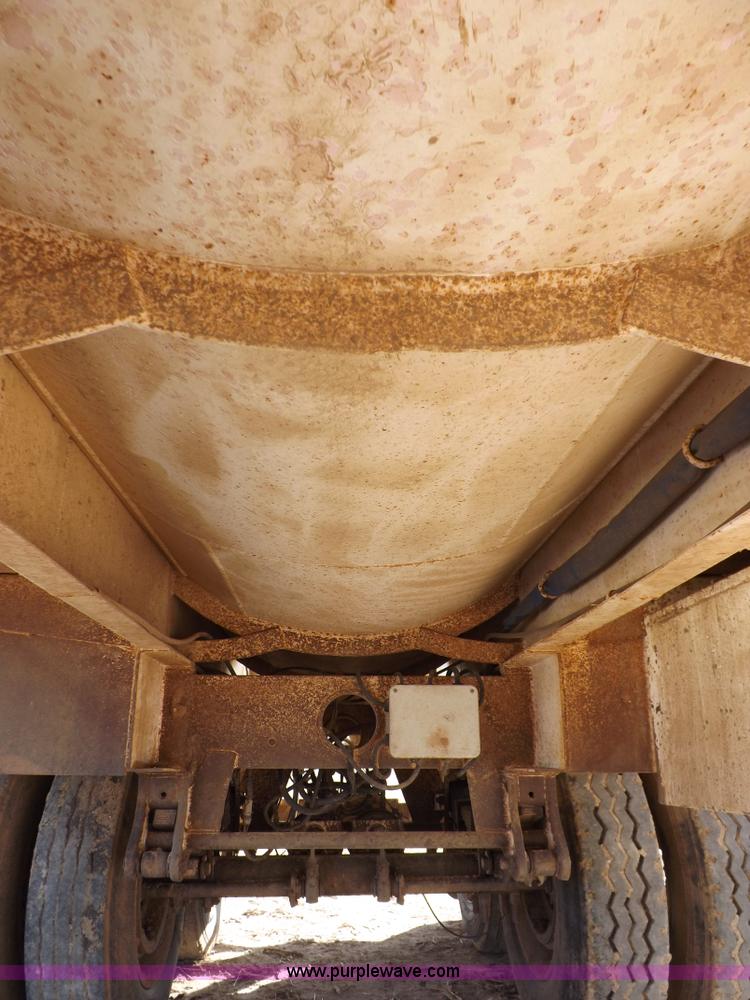 image for item F6397 2003 Dragon vacuum trailer