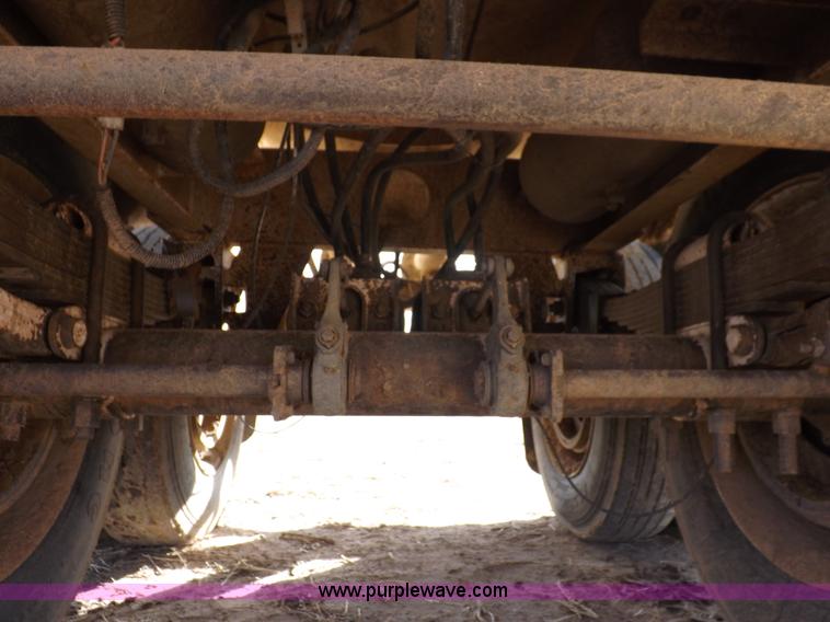 image for item F6397 2003 Dragon vacuum trailer