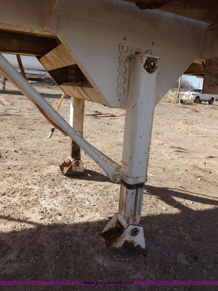 image for item F6397 2003 Dragon vacuum trailer