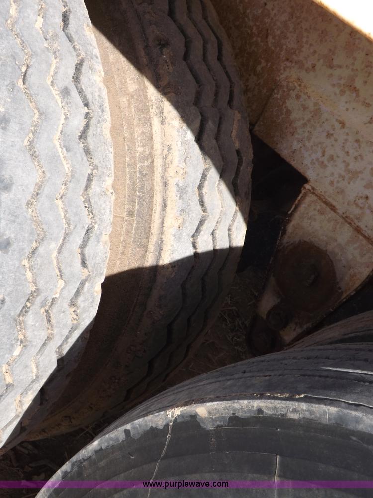 image for item F6397 2003 Dragon vacuum trailer